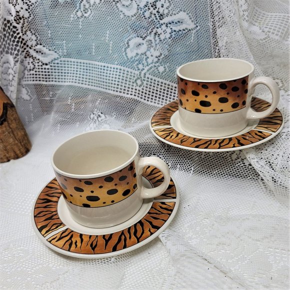 Majesticware by Sakura Stoneware Tribe 1997 Two Cups & Saucers - Picture 4 of 9